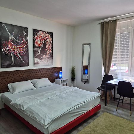 Rooms Villa Luigi Pančevo Екстериор снимка