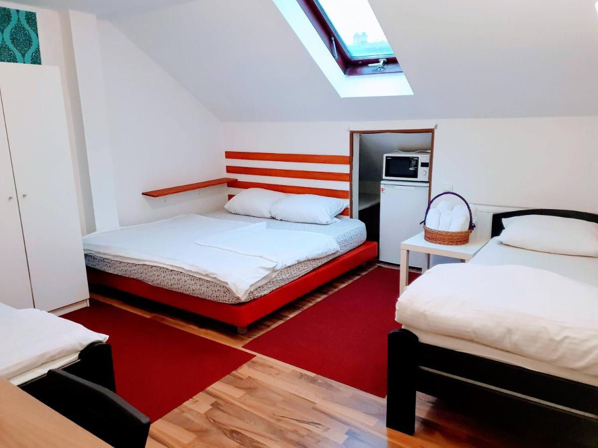 Rooms Villa Luigi Pančevo Екстериор снимка