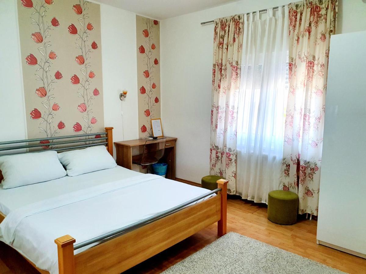 Rooms Villa Luigi Pančevo Екстериор снимка