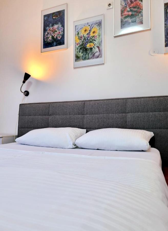 Rooms Villa Luigi Pančevo Екстериор снимка