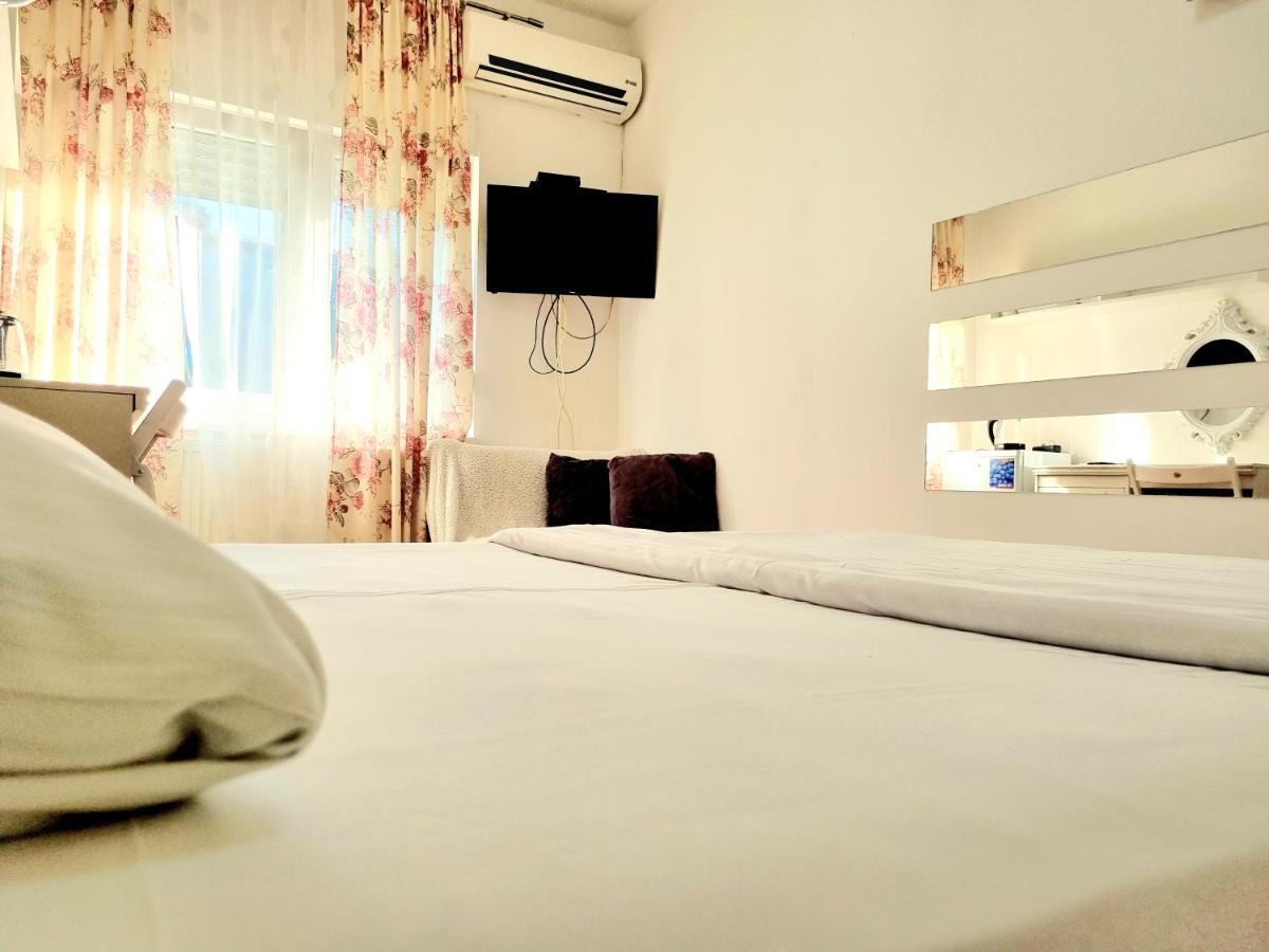 Rooms Villa Luigi Pančevo Екстериор снимка