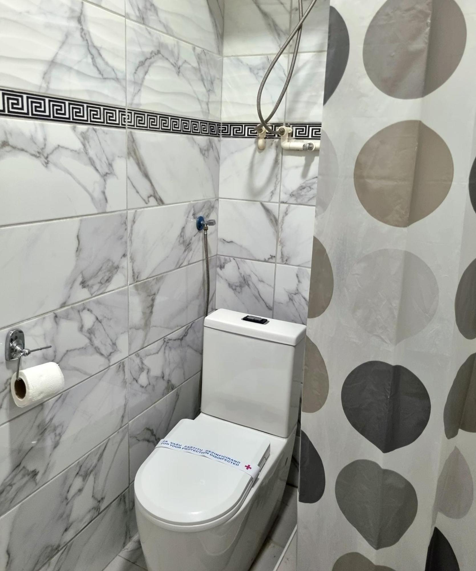 Rooms Villa Luigi Pančevo Стая снимка