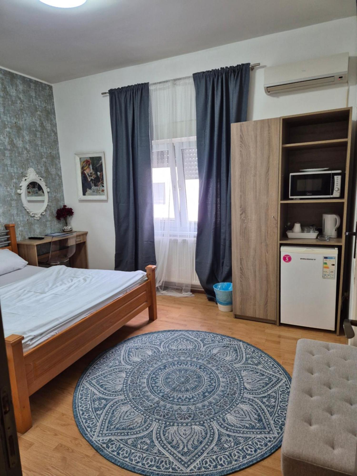 Rooms Villa Luigi Pančevo Екстериор снимка