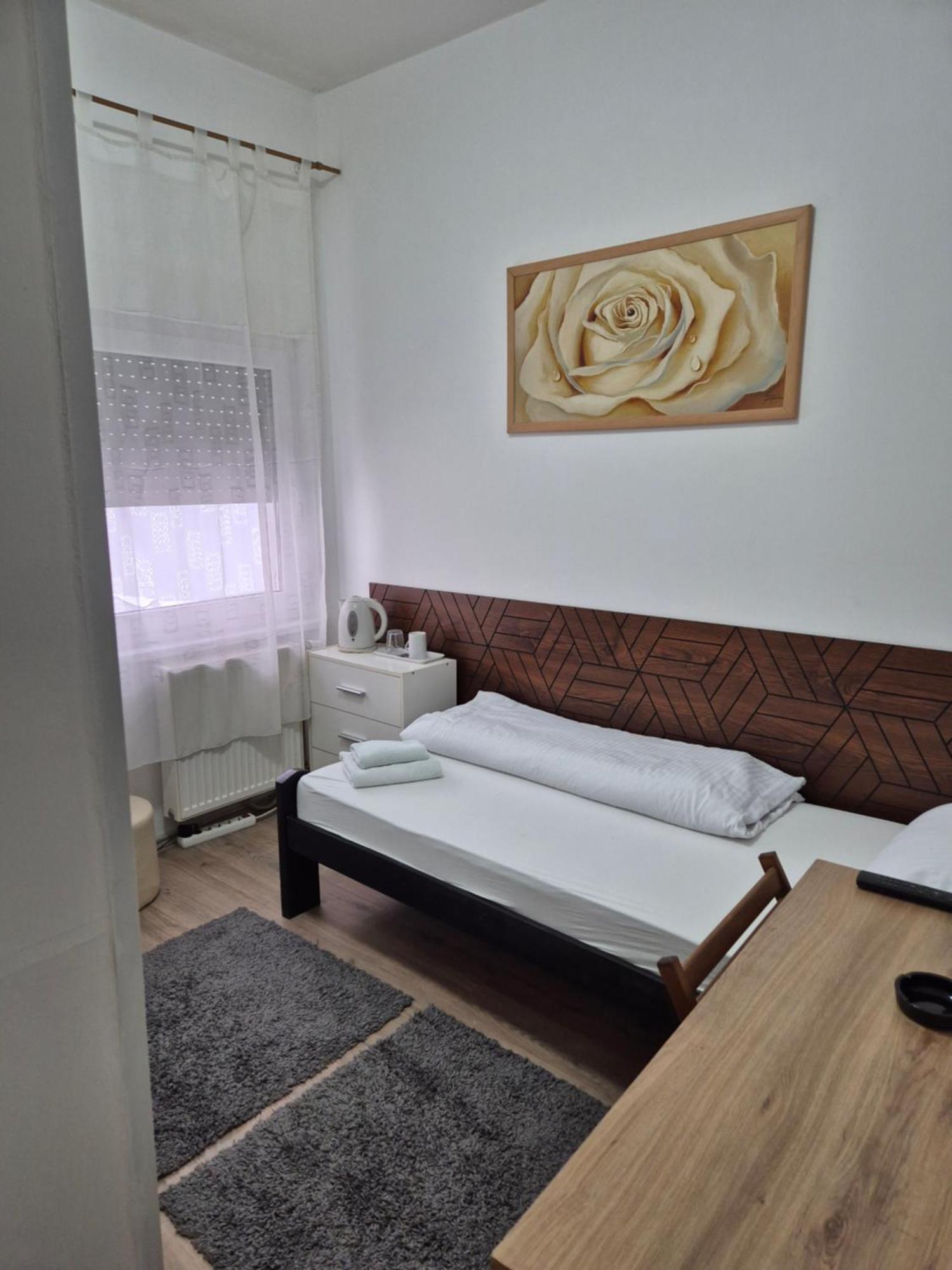 Rooms Villa Luigi Pančevo Екстериор снимка