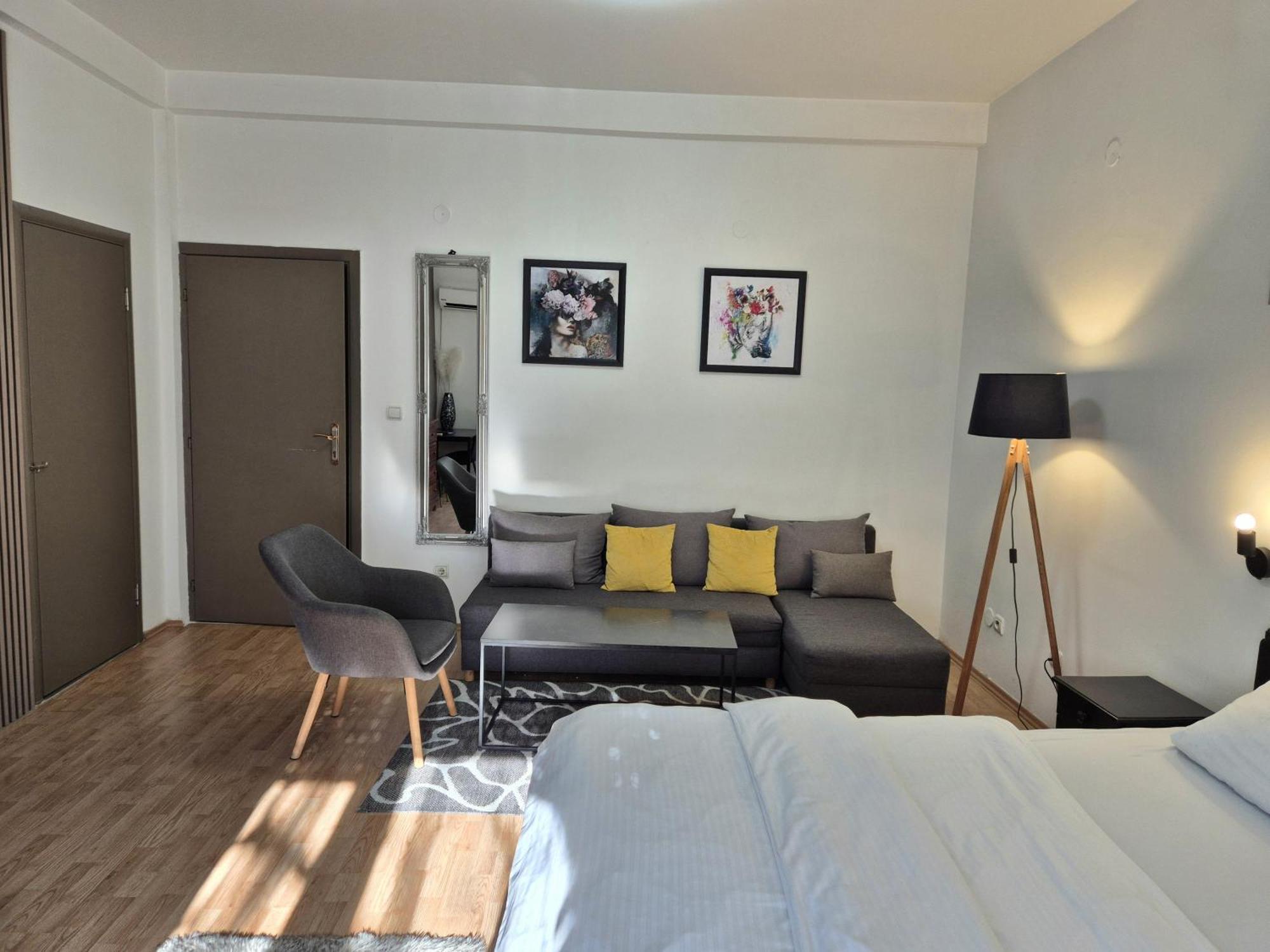 Rooms Villa Luigi Pančevo Екстериор снимка